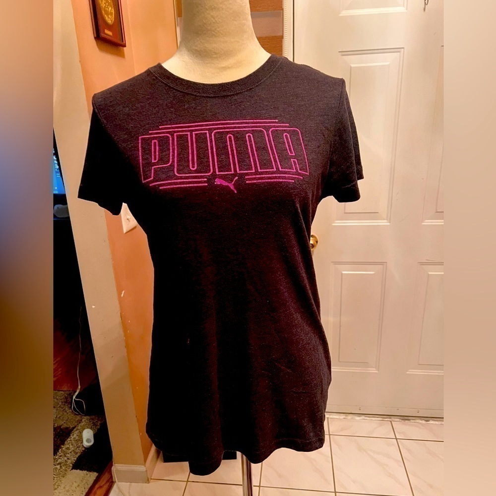 Women puma top .accepting offers